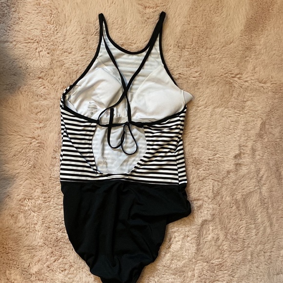 Nike Bathing Suit - Large - Picture 4 of 6